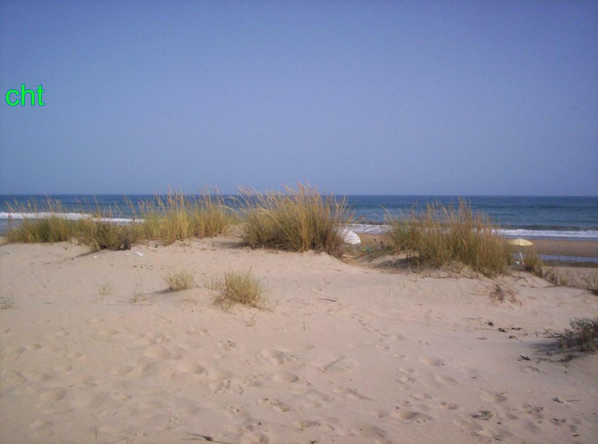 atico en Las Americas Islantilla primera línea de playa Exterior foto